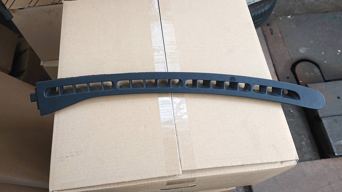 【マツダ純正】MAZDA　RX-7　FD3S　デフロスターノズルグリル（R)　右側　ダッシュボード　吹出口