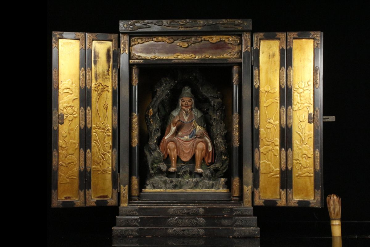 LIG】時代仏教美術 木彫彩色 玉眼 役行者倚像 41㎝ 木造時代厨子