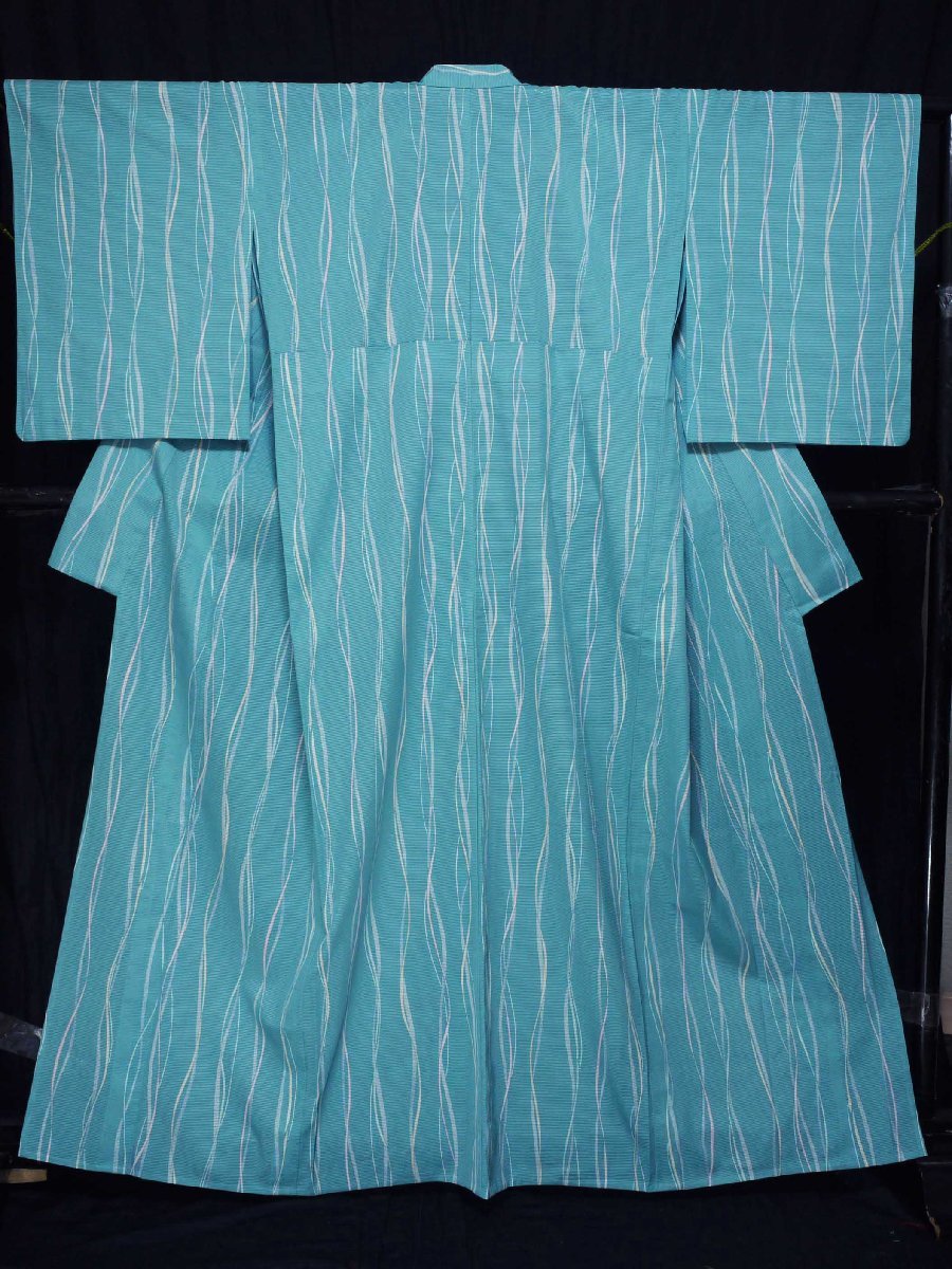 《花小袖》夏着物 絽小紋 洗える着物；孔雀青地 蝋纈染風 淡青 桜色などよろけ縞・163㎝