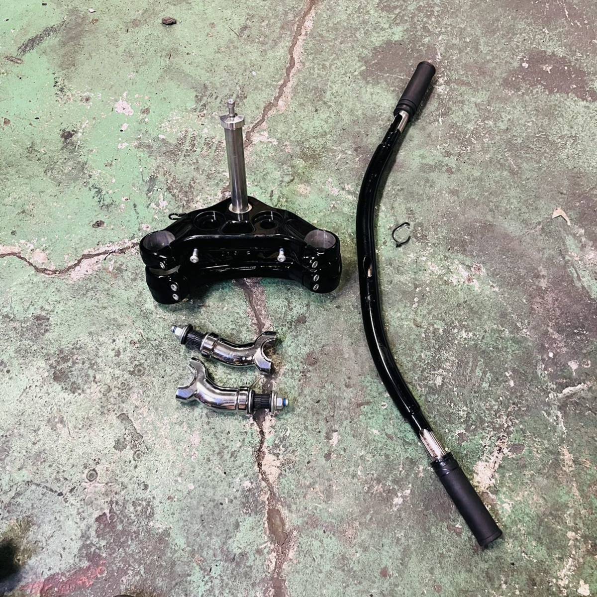 ハーレーダビッドソンHarley-Davidson 2021年ZXBRSブレイクアウト　ステム ハンドル セット