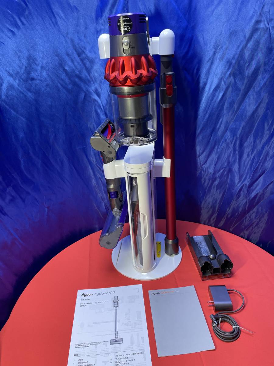 Dyson Cyclone V10 Fluffy +5ツール付きフロアドック Dyson v10 fiuffy