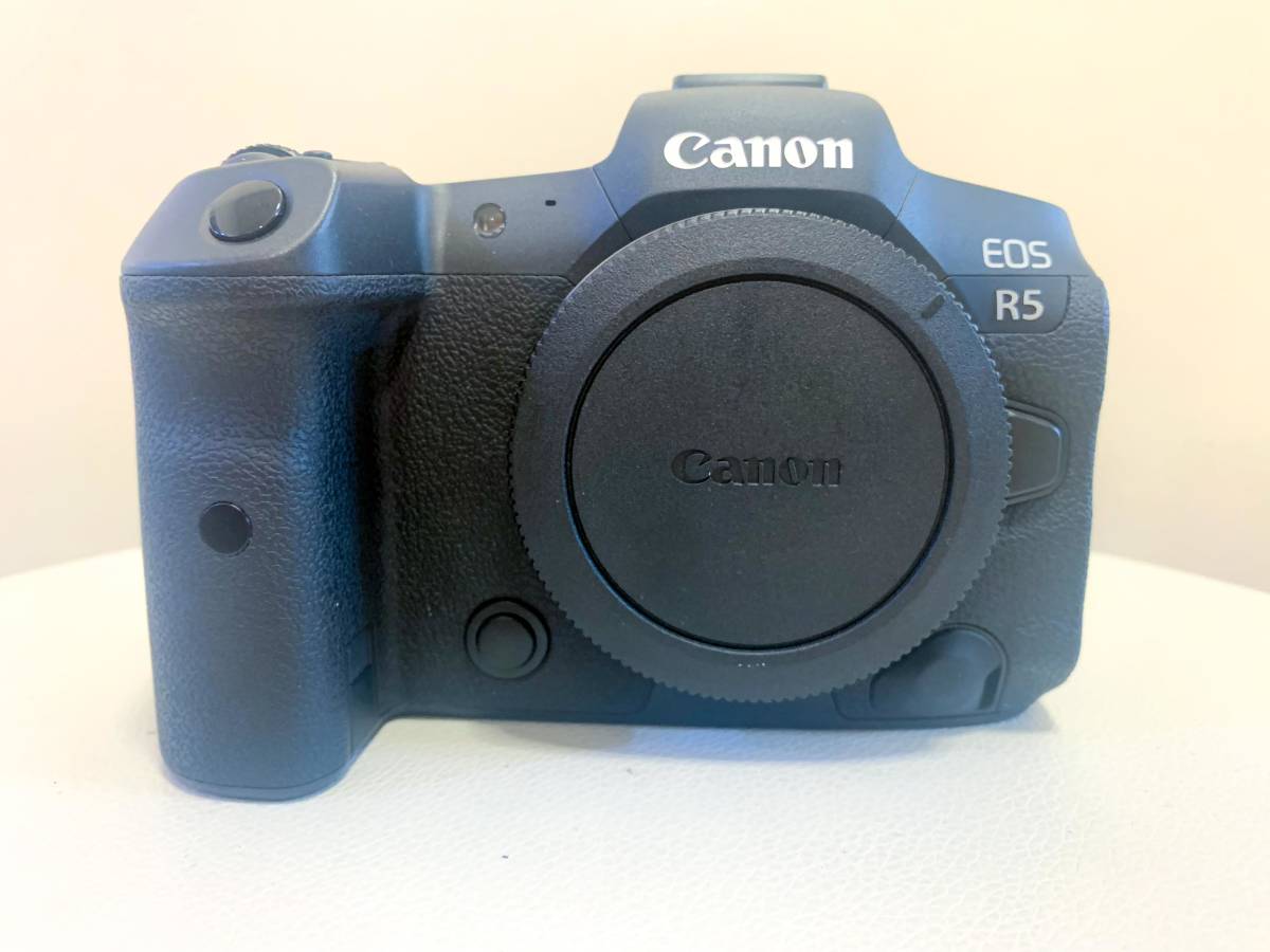キャノン Canon EOS R5 ボディ《元箱付き》シャッター数3万回以下 