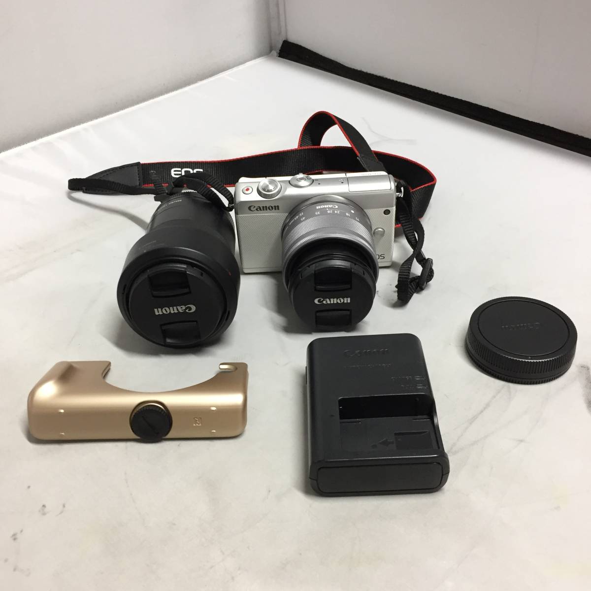 □Canon EOS M100 ミラーレス一眼カメラ ダブルズームキット EF-M 15 