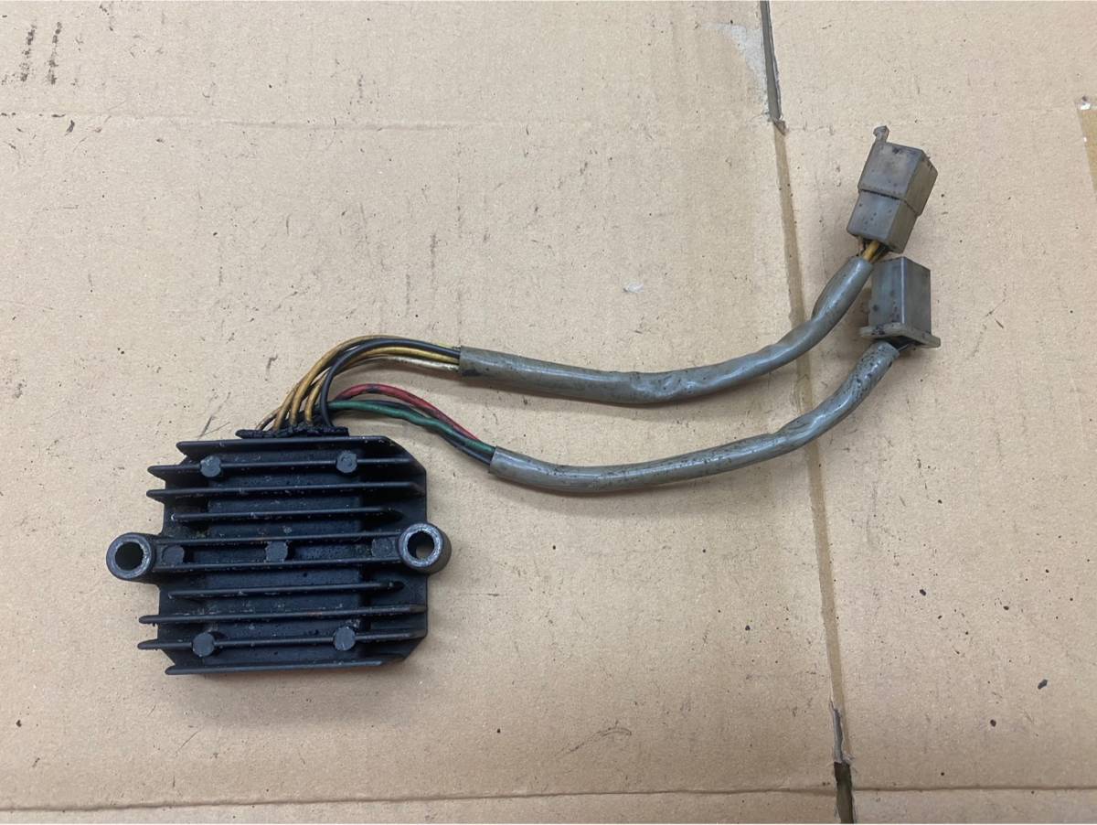 A6254 ホンダ　CBX550F CBX400F 実動車　一台バラし品レクチ　レギュレーター
