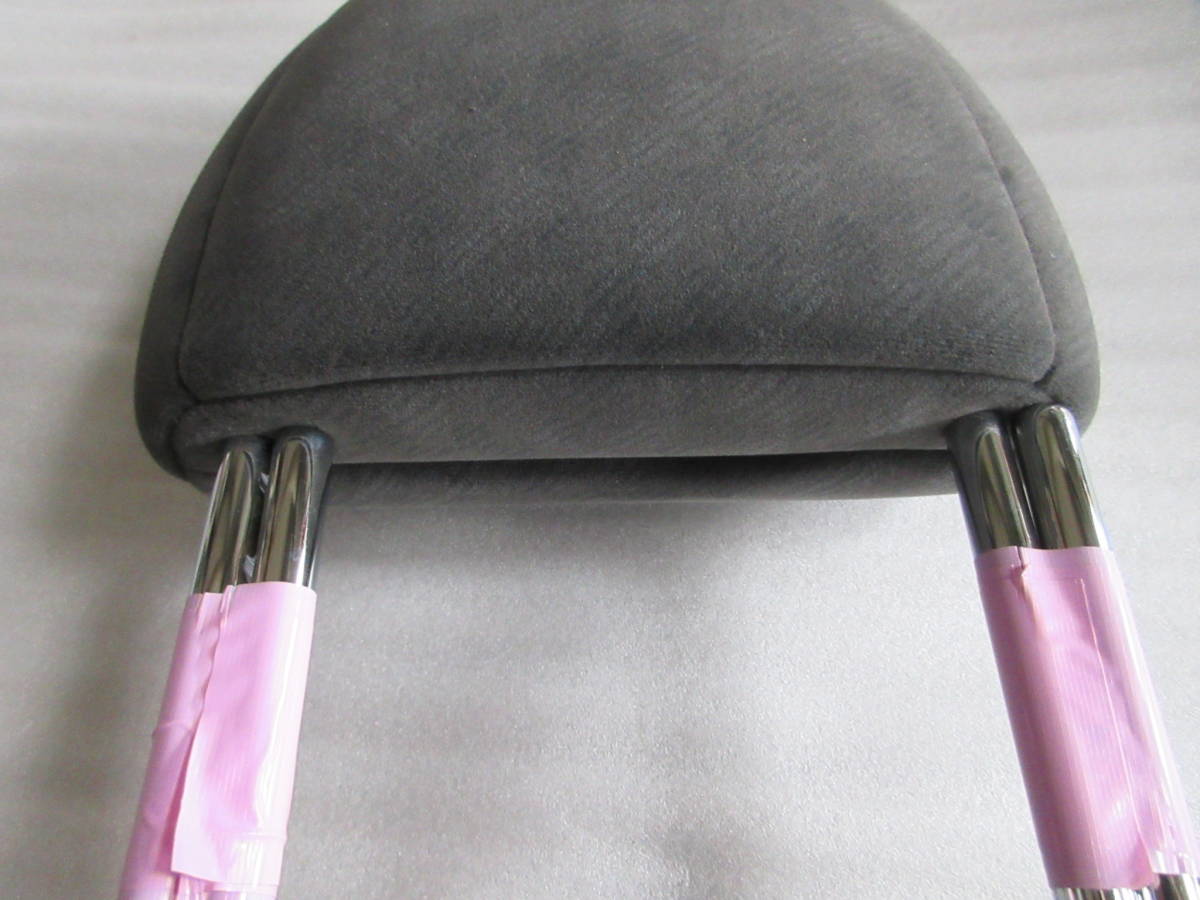 ハイエース 200　ヘッドレスト　リアシート用 新車外し