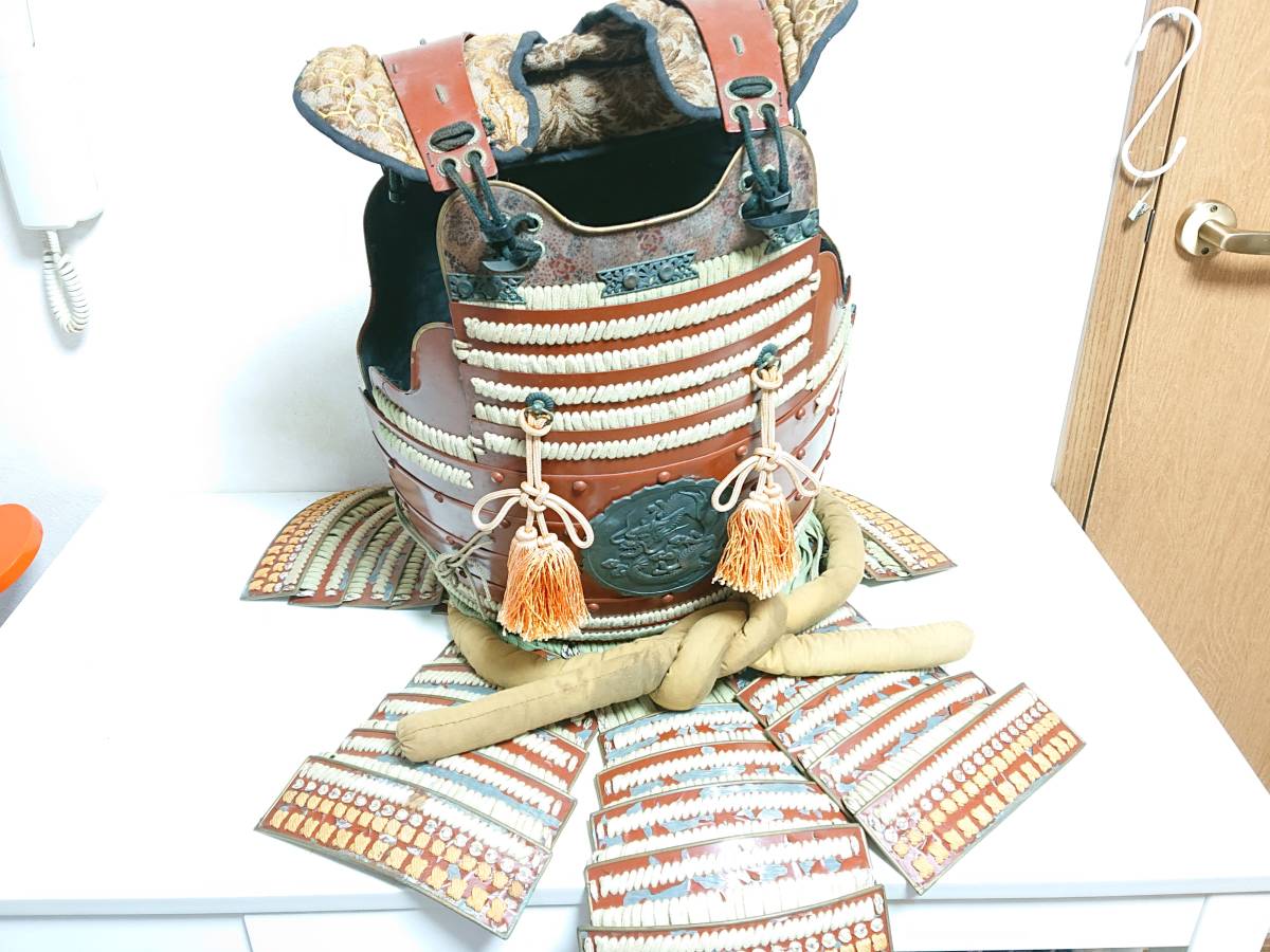 ☆管SA0711☆旧家蔵出し 時代物 年代物 当時物 鉄地 朱塗 胴 二枚胴 草摺 朱漆 鎧箱付き 宇和島藩 武具 甲冑