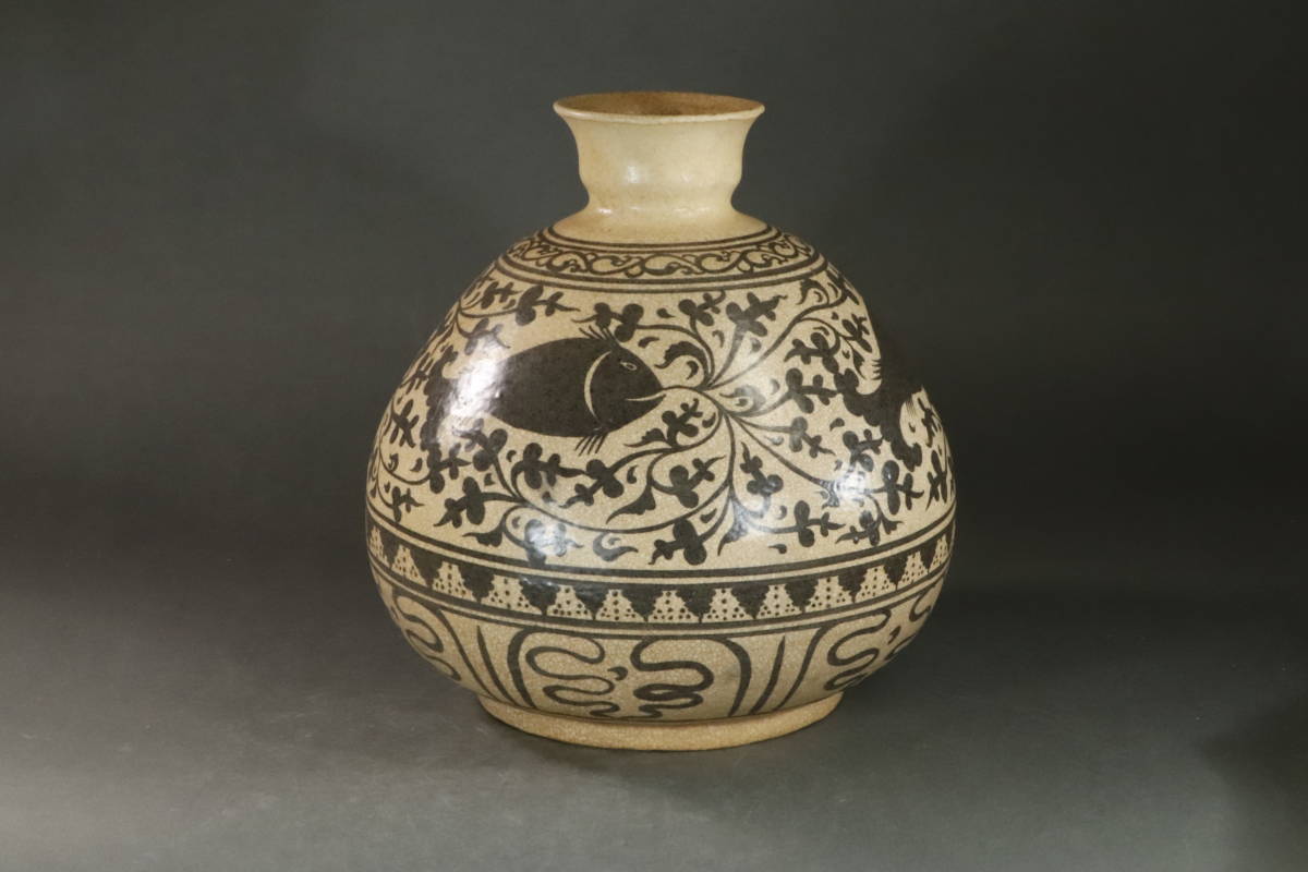緑褐釉鍔口線刻文壺 】 クメール陶 12～14世紀 蔵出初品 【公式通販】