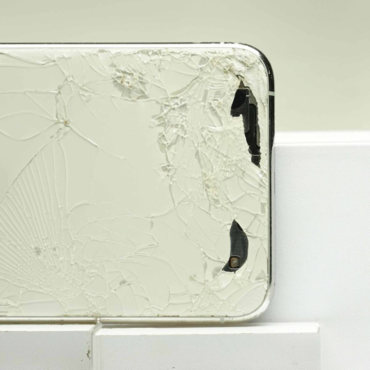 iPhone 11 Pro Max 512GB シルバー MWHP2J/A SIMフリー 訳あり品 中古 