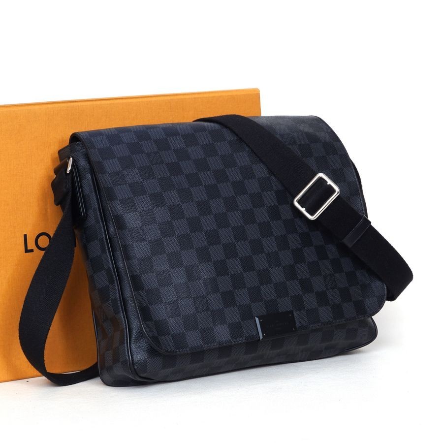 極美品】 ルイヴィトン Louis Vuitton ダミエ グラフィット ディストリ