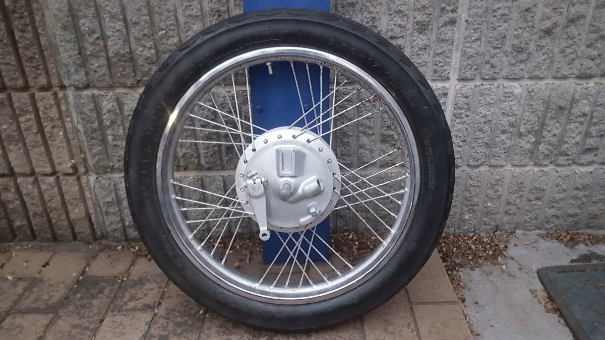 ヤマハ SR125 フロントホイール ドラムブレーキ　アクスルシャフト付き　歪み無し　おまけタイヤ付き