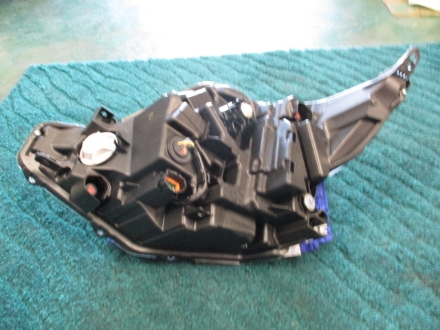 日産 ルークス B44A 純正ヘッドライト 右側 KOITO 100-2377Y 日産