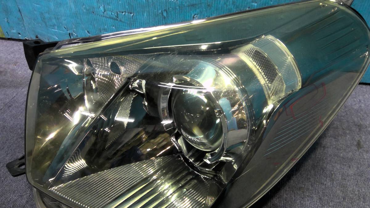 トヨタ iQ（KGJ10系）純正ハロゲンヘッドライト左右セット 割れ無し