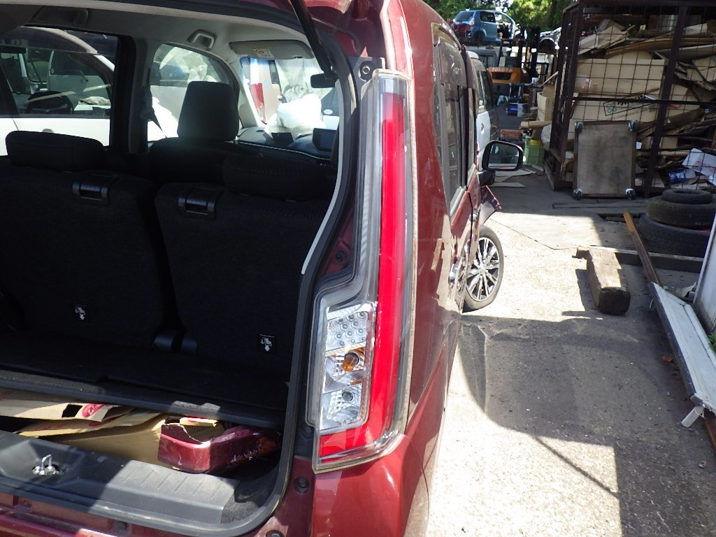 ♪良品♪ムーヴ カスタム LA150S 純正 テールランプ 右 KOITO220-69010