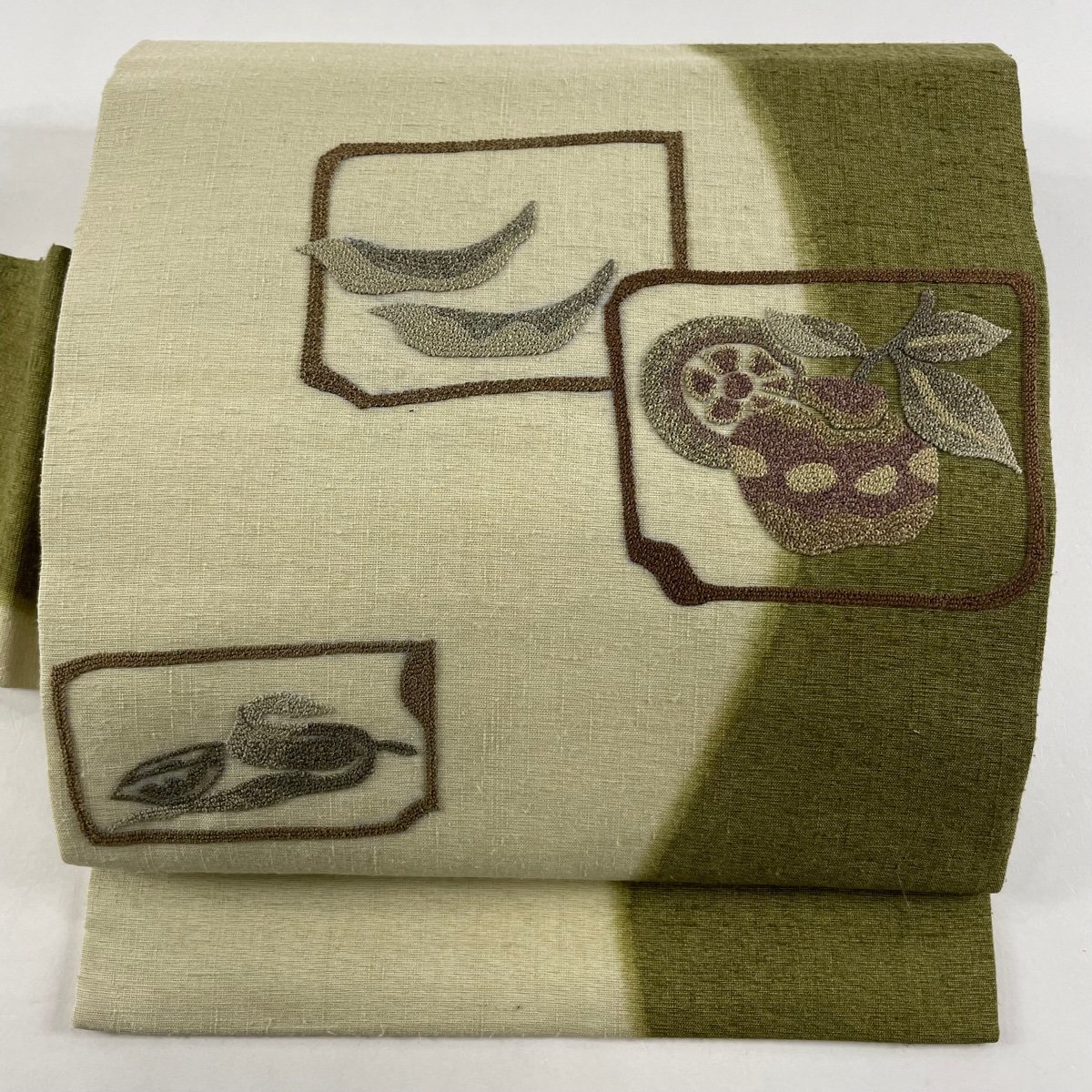 名古屋帯 美品 秀品 紬地 生り物 相良刺繍 灰緑 正絹 【中古】