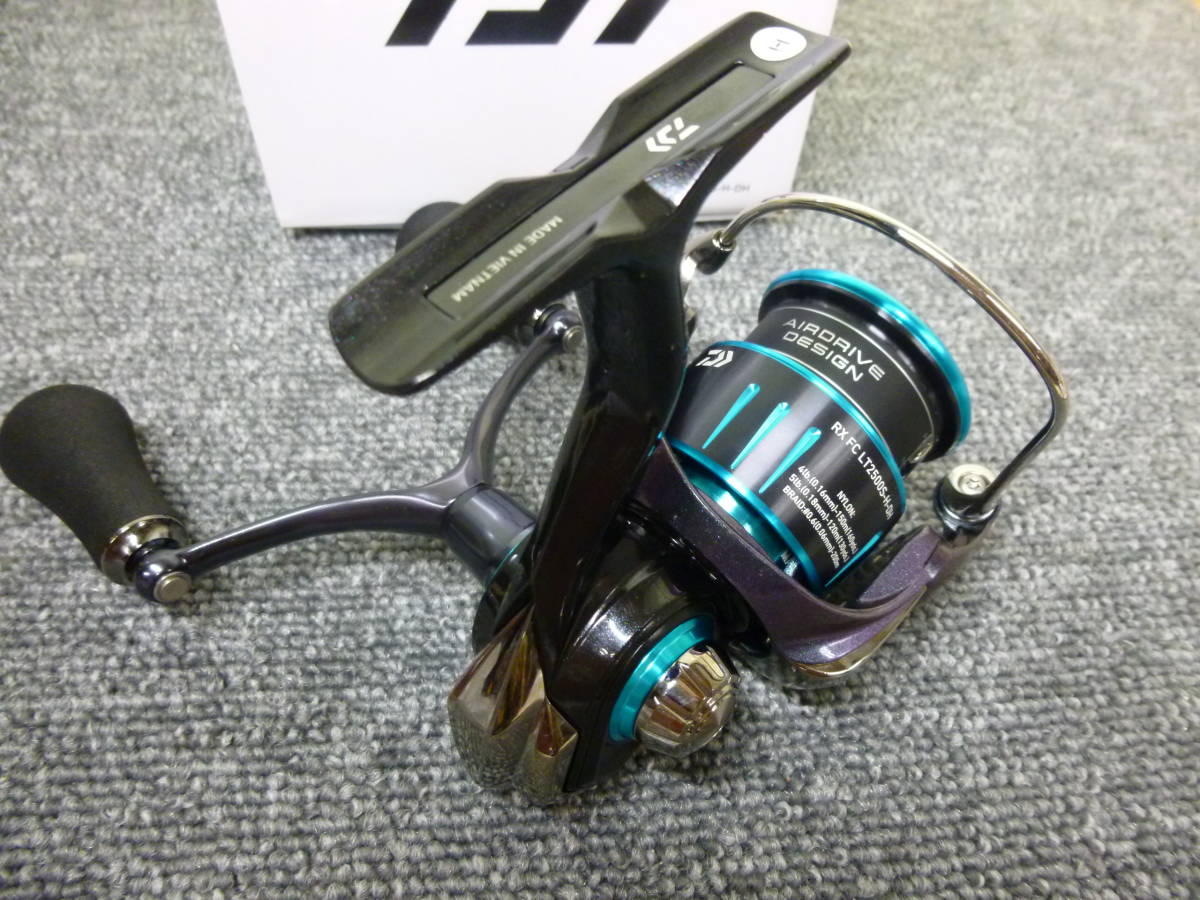 ダイワ エメラルダス RX FC LT2500S (リール) 価格比較 - 価格.com