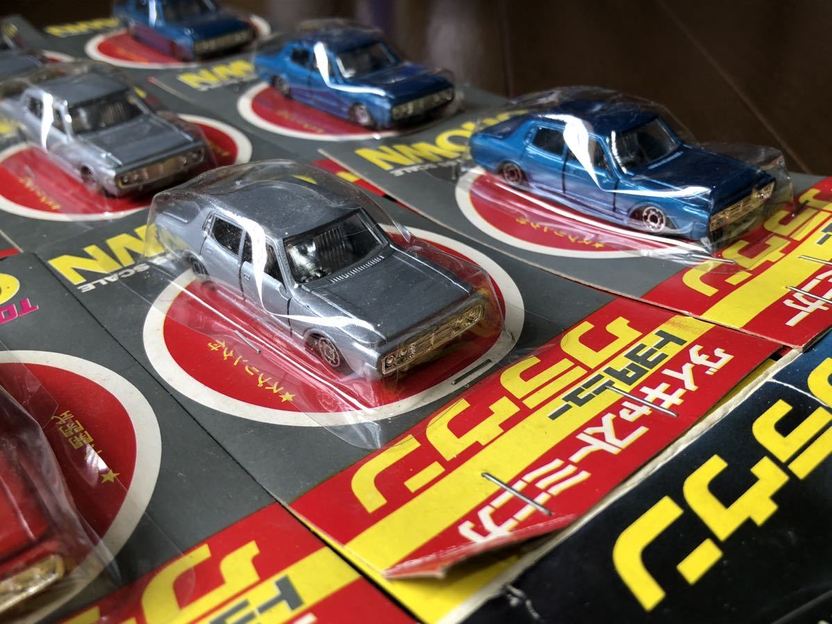 マルカ 1/65 ダイキャストミニカー 台紙付き トヨタ ニュークラウン 