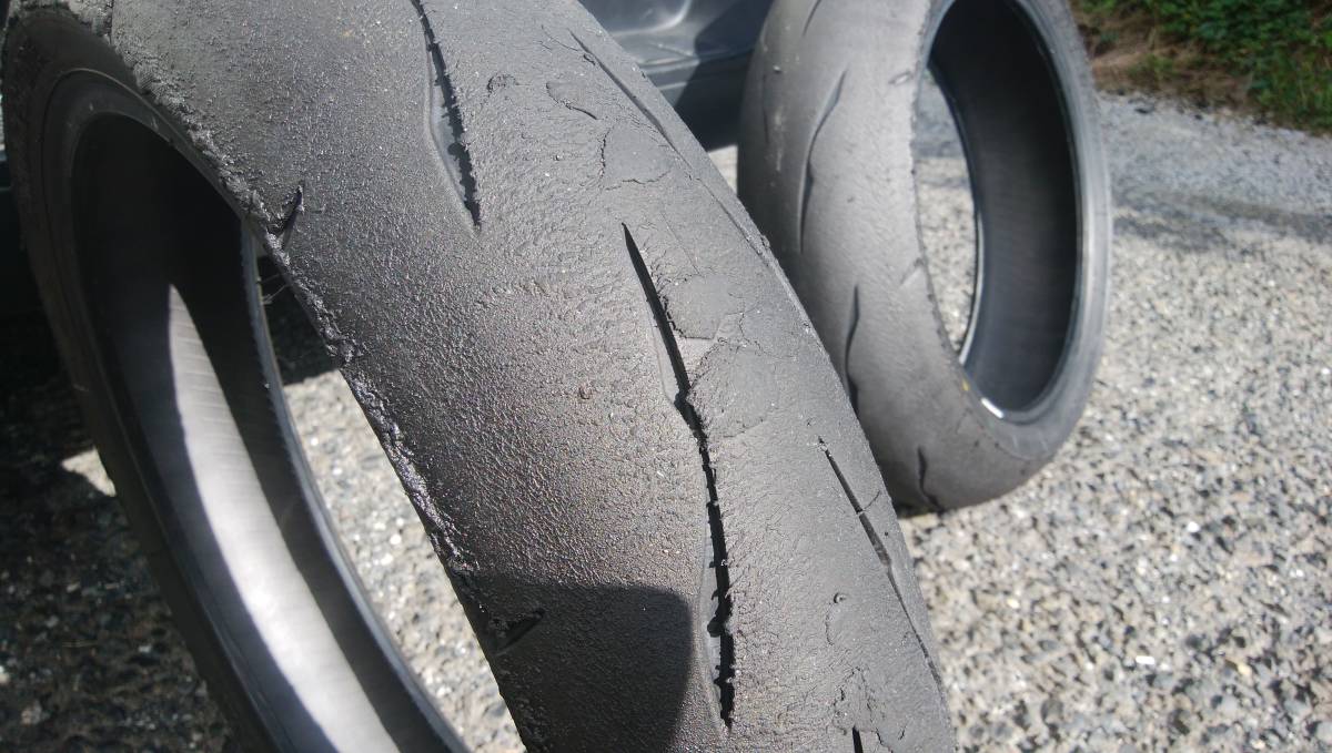 ブリヂストン R11 120/600 180/640R17 st600 ST600 中古 ラップ巻室内