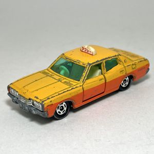 トミカ 28 セドリック タクシーのYahoo!オークション(旧ヤフオク!)の
