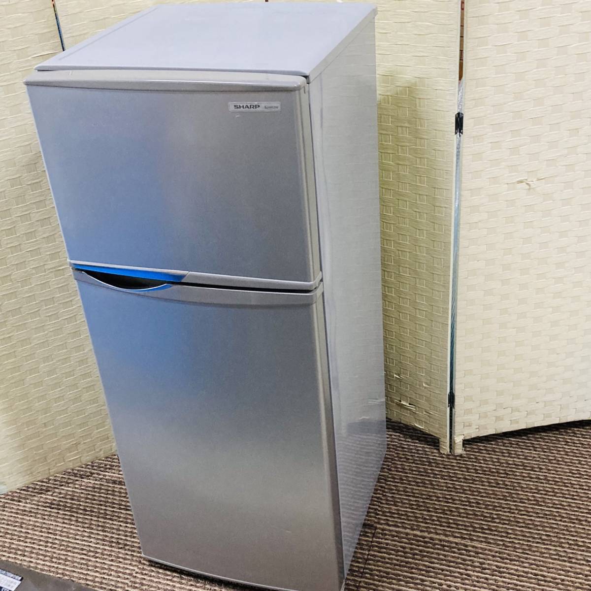 w157☆カードOK☆シャープ　2013年　118L 2ドア冷蔵庫 シャープ 118L SHARP 30日迄 2ドア冷蔵庫（直冷式）シルバー系SHARP