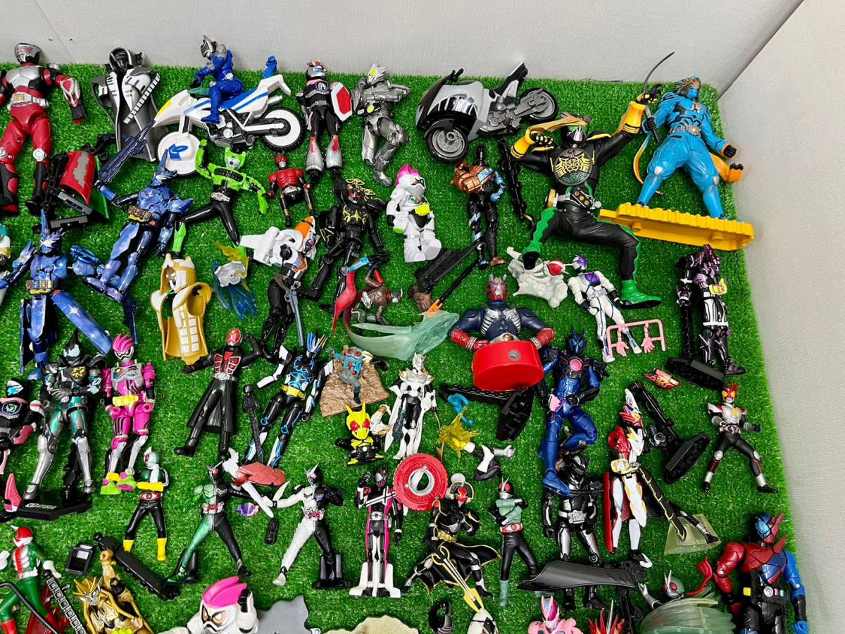 △17-12 【ジャンク】 仮面ライダー フィギュア 大量 まとめ 可動 