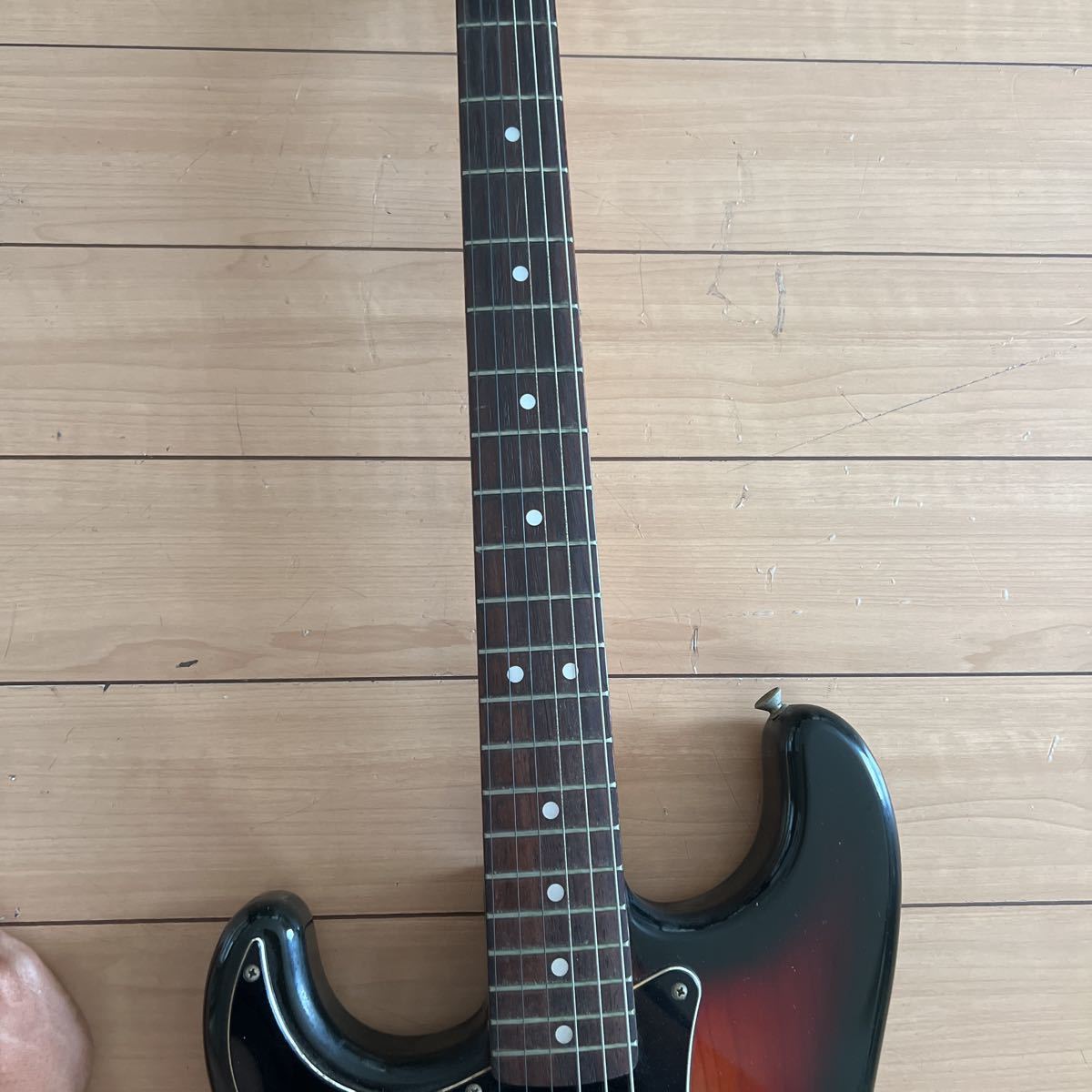 Fender エレキギター、シリアル番号:N018906、外観比較的綺麗 Fender