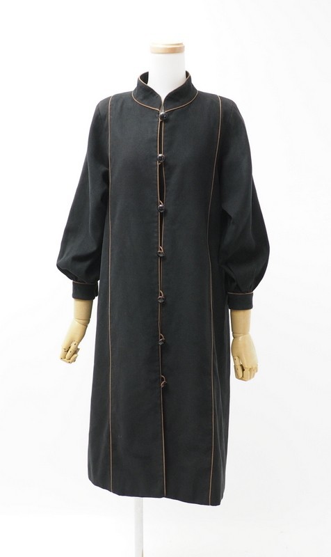 GN8553＝イヴ サンローラン*YVES SAINT LAURENT*ヴィンテージ*スウェード*皮ボタン*スタンドカラー*ロング*コート*ジャケット*ブラック系