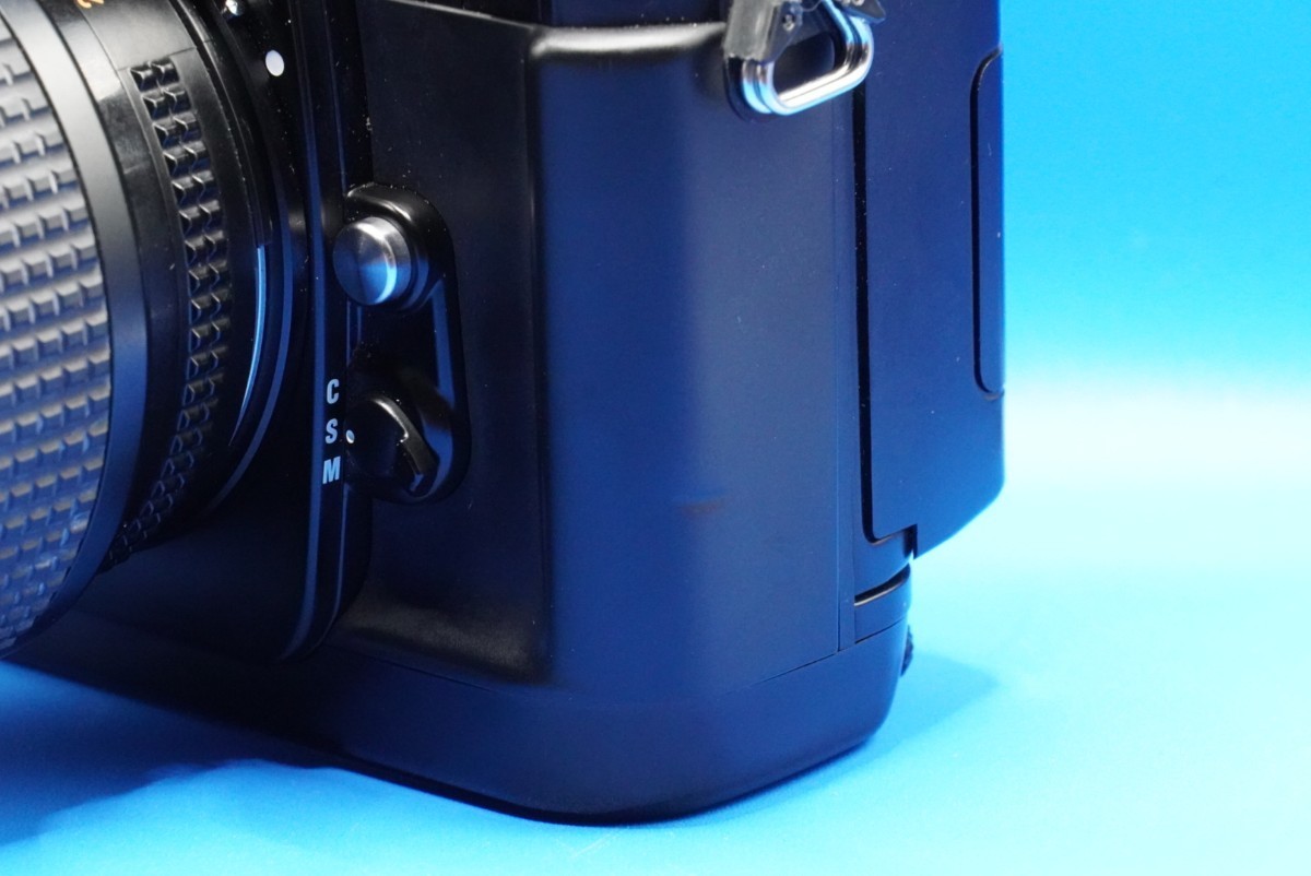 フィルム一眼レフカメラ ニコン(NIKON) F4 レンズ(AF ZOOM NIKKOR 28