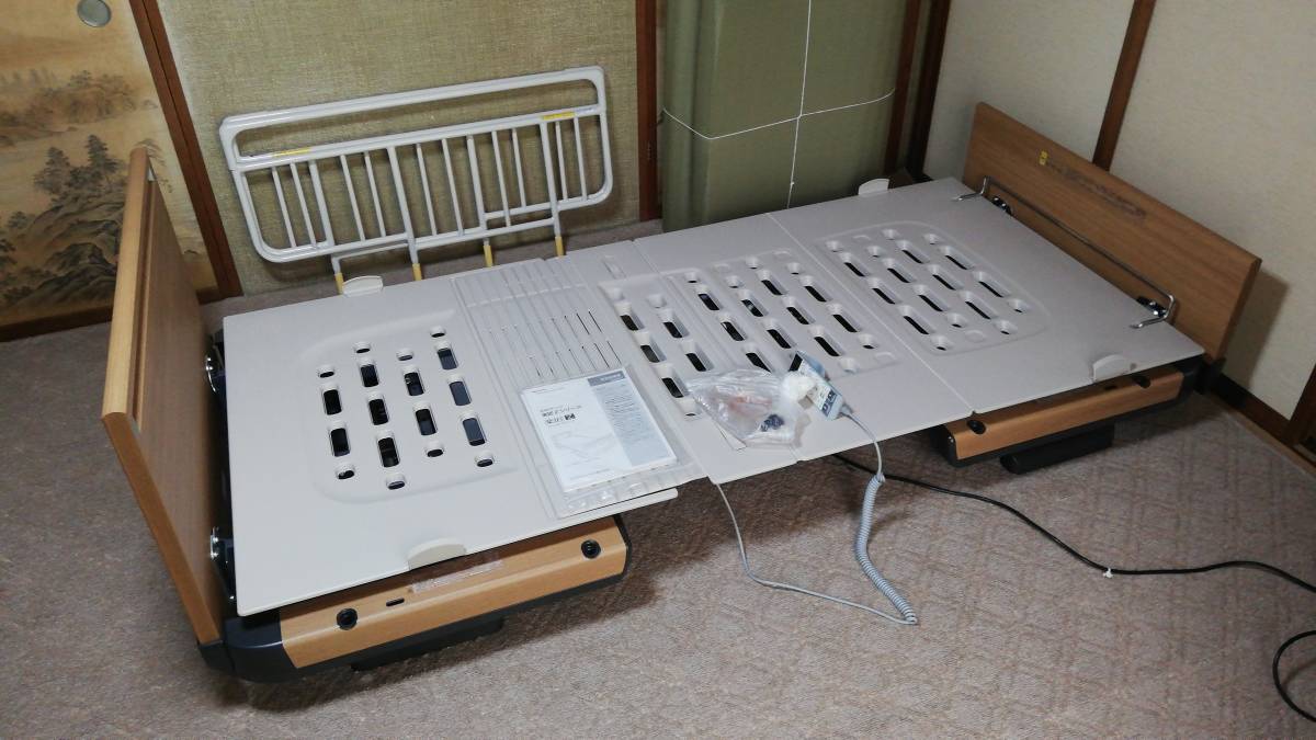 パラマウントベッド 楽匠Z 4モータータイプ 直接受渡しのみで宅配便