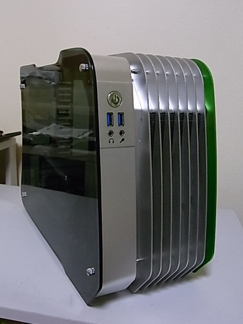 【中古】ENERMAX STEELWING ECB2010G Micro-ATX Mini-ITX 対応 PCケース【ジャンク・補修品】