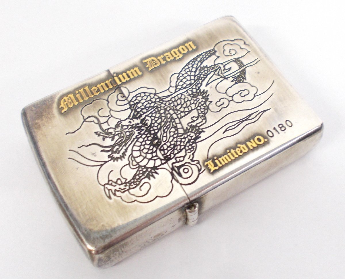 限定品 機動戦士ガンダム Zippo 黒い三連星 立体メタル貼り 2001年製 限定品 機動戦士ガンダム Zippo 黒い三連星 立体メタル貼り 2001年製