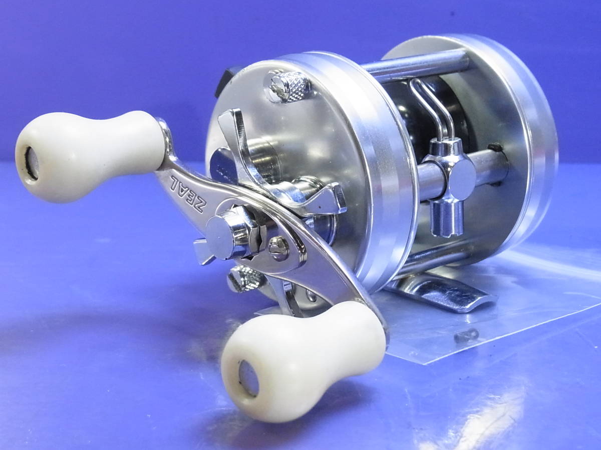 ◇ 美品↑ ◇ アブガルシア ◇ アンバサダー 2500C (No.89-0 89-90