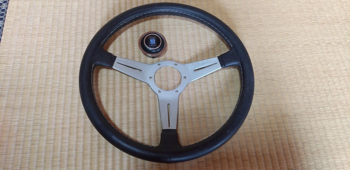 ナルディクラシック？ ナルディ NARDI クラシック ホーンボタン付き