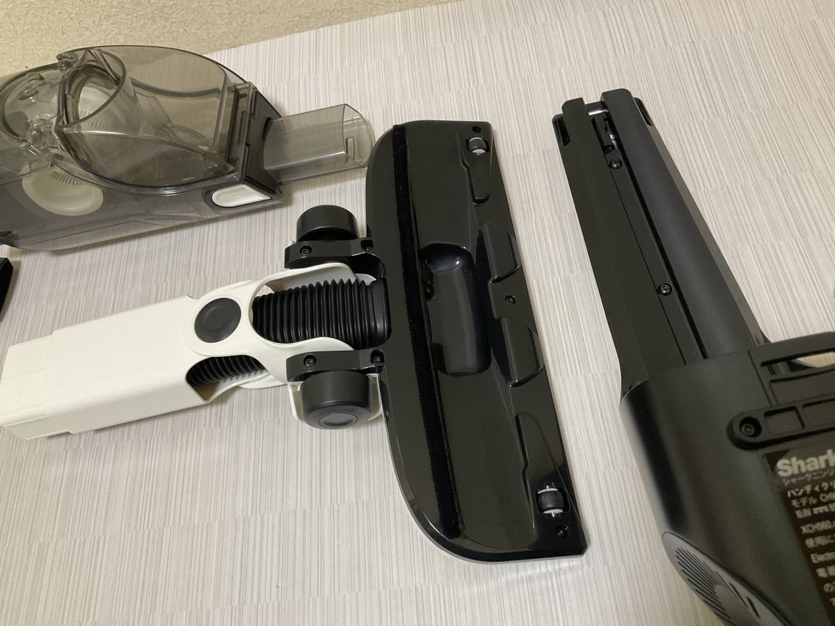未使用自宅保管品 綺麗 シャークニンジャ CH965J 充電式サイクロンスティッククリーナー 掃除