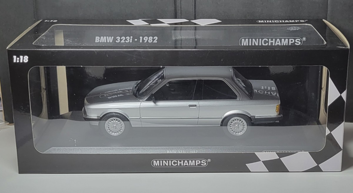 1/18 BMW 323I 1982(シルバー) ミニチャンプス MINICHAMPS ミニカー