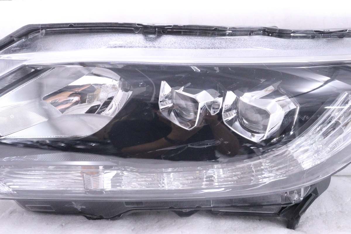 38-1971☆前期 LED RU1 ヴェゼル☆左ヘッドライト KOITO 100-62164 打