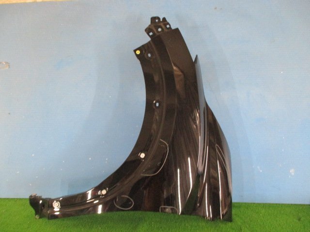 8/31　Ｐ１５　キックス　純正　左フェンダー　Ｇ４２