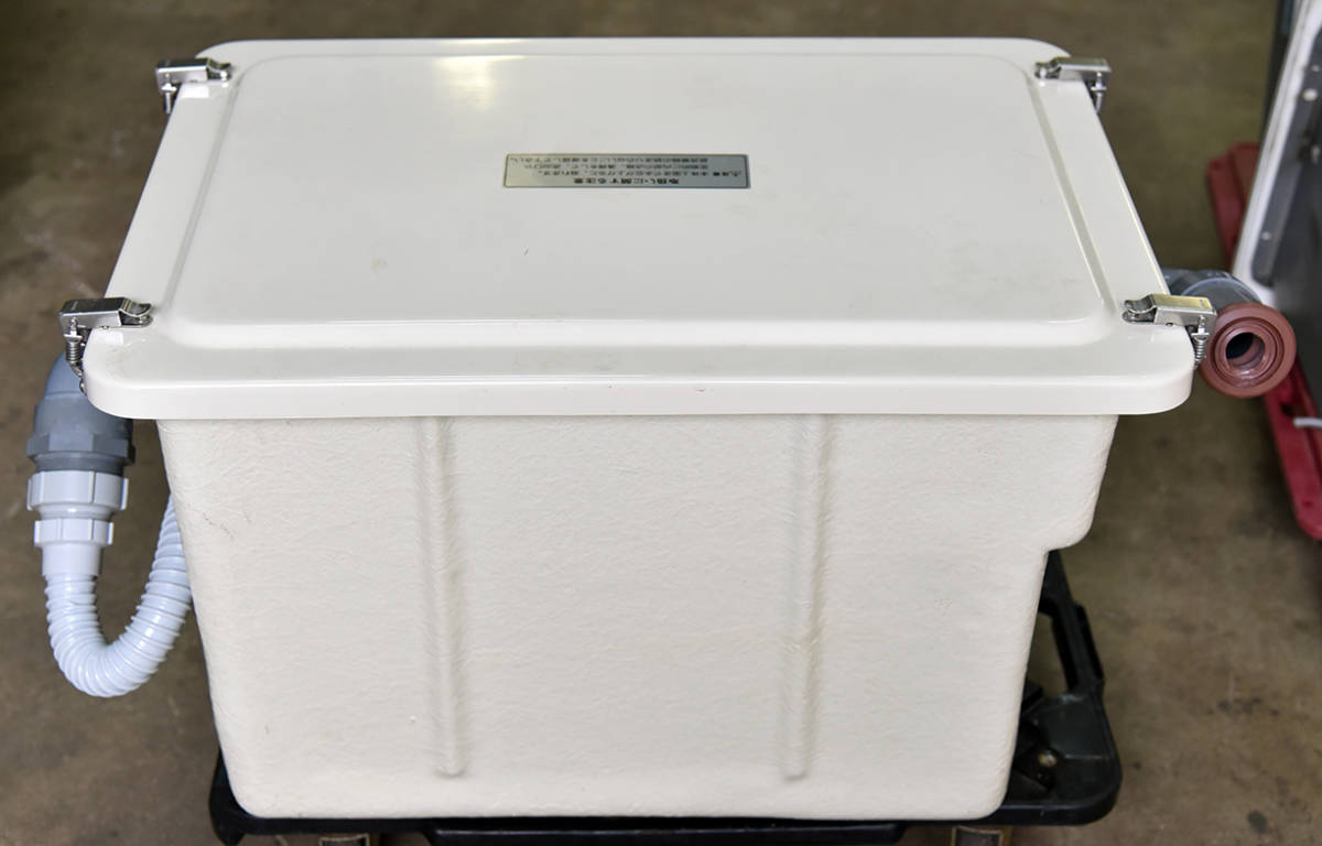 グリーストラップ 前澤化成工業 FRP製 : GT-50F 容量50L前澤化成工業 
