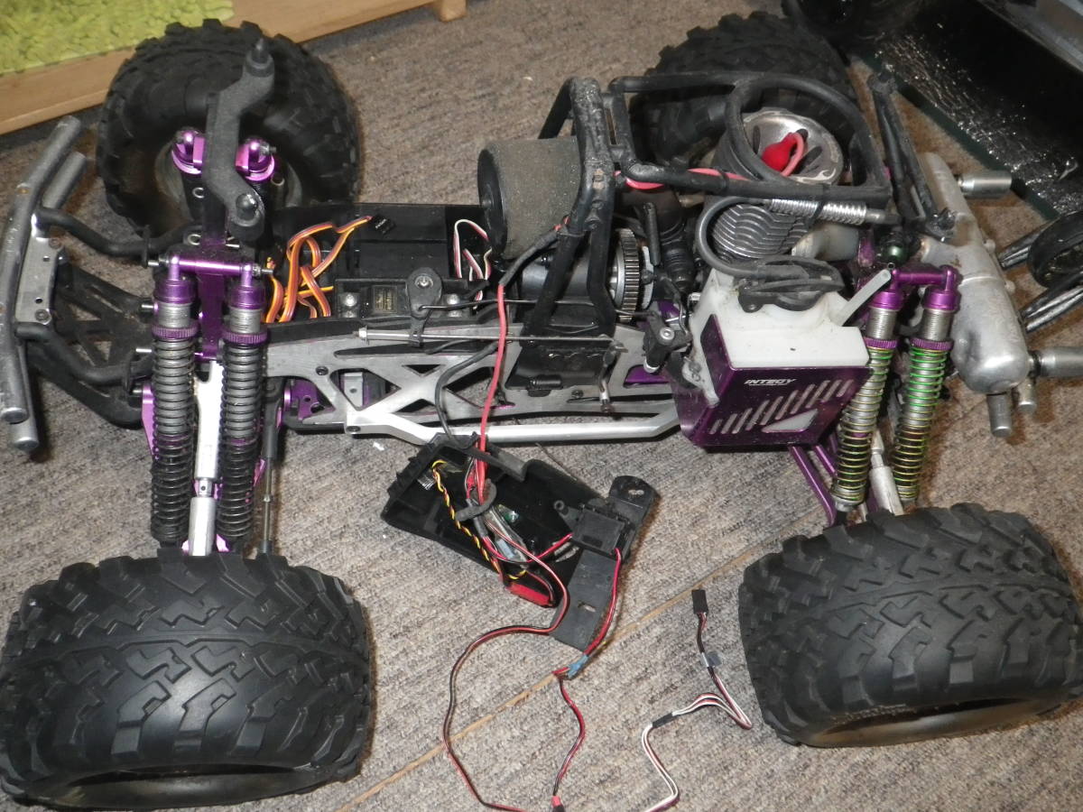 HPI 改サベージ　エンジンカーの中古車体です。