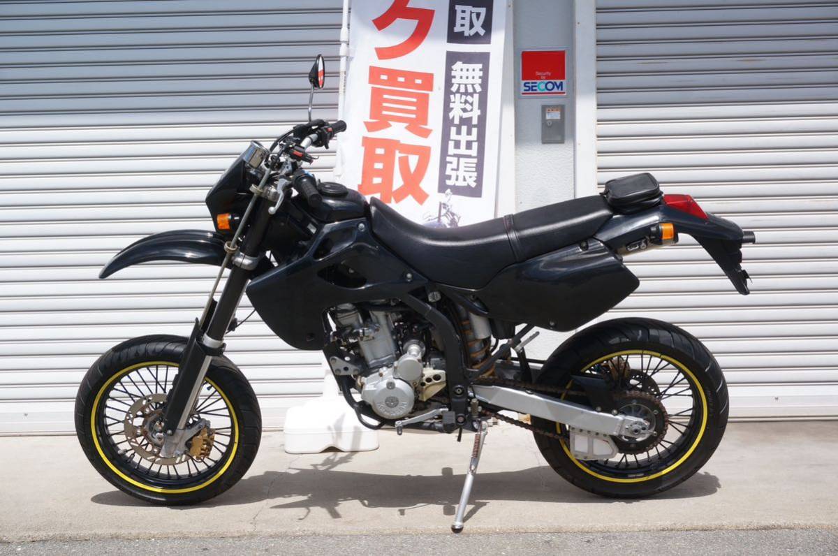 カッコイイ】Dトラッカー 250 ブラック モタード キャブ車 カワサキ 