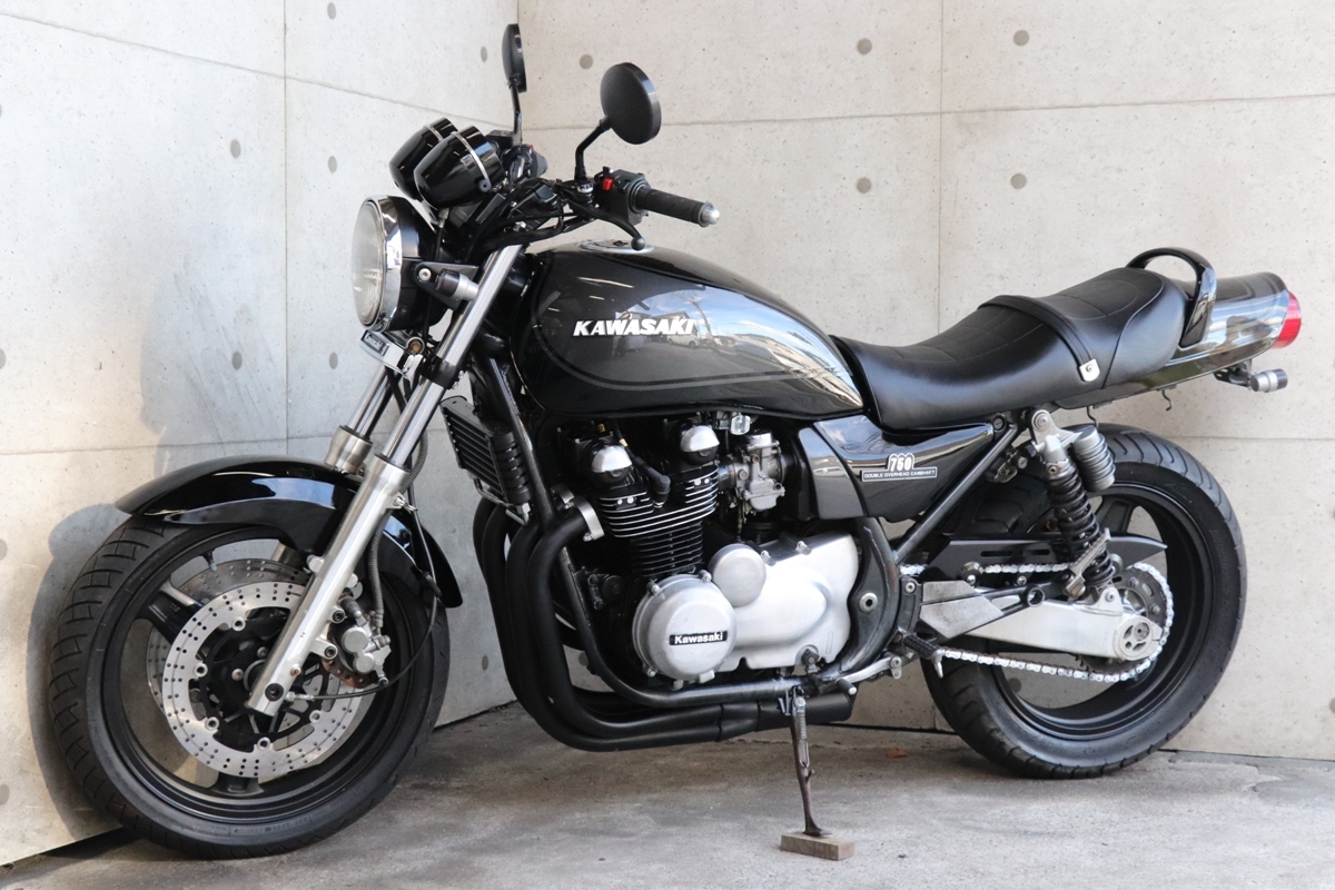 横浜～ Kawasaki ゼファー750 国内 平成11年式 C5 Z2ブラック火の玉