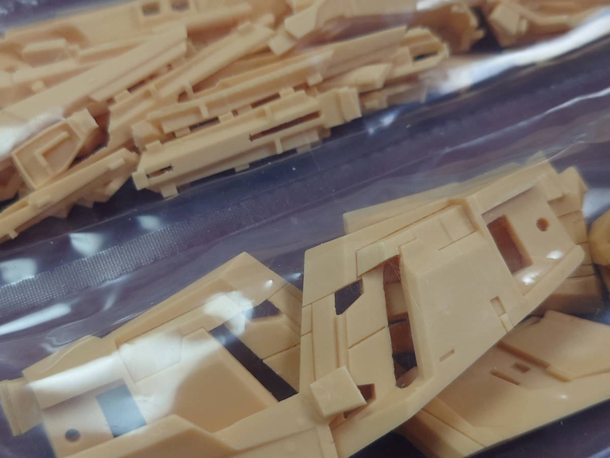 1/00 Nu ガンダム 改造パーツ (F82) (MG Nu ガンダムVer.KA 用改造パーツ) 未塗装未組立 レジン 樹脂 ガレージキット
