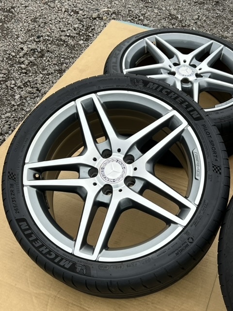 Mercedes-Benz S212 AMG 18-9J+54 pcd112② バリ溝タイヤ付き  