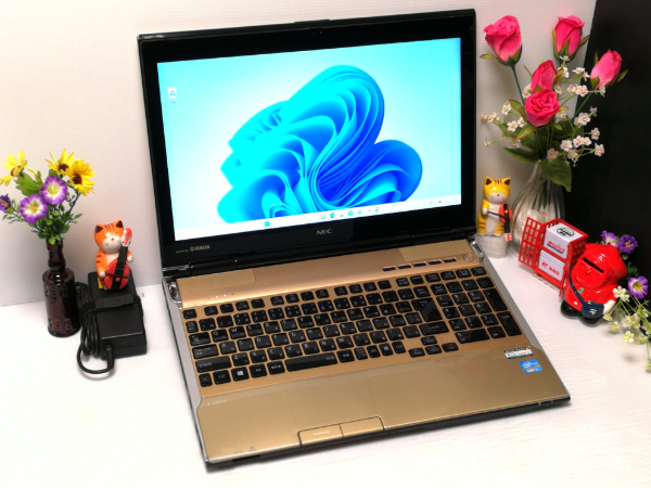 美品✨1TB✨Corei7✨フルHD✨最新Win11✨ノートパソコン カメラ