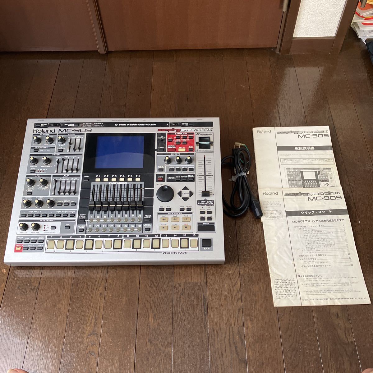 Roland リズムマシン MC-909 Sampling Groove-box シーケンサー サンプラー groovebox ローランド グルーヴボックス 