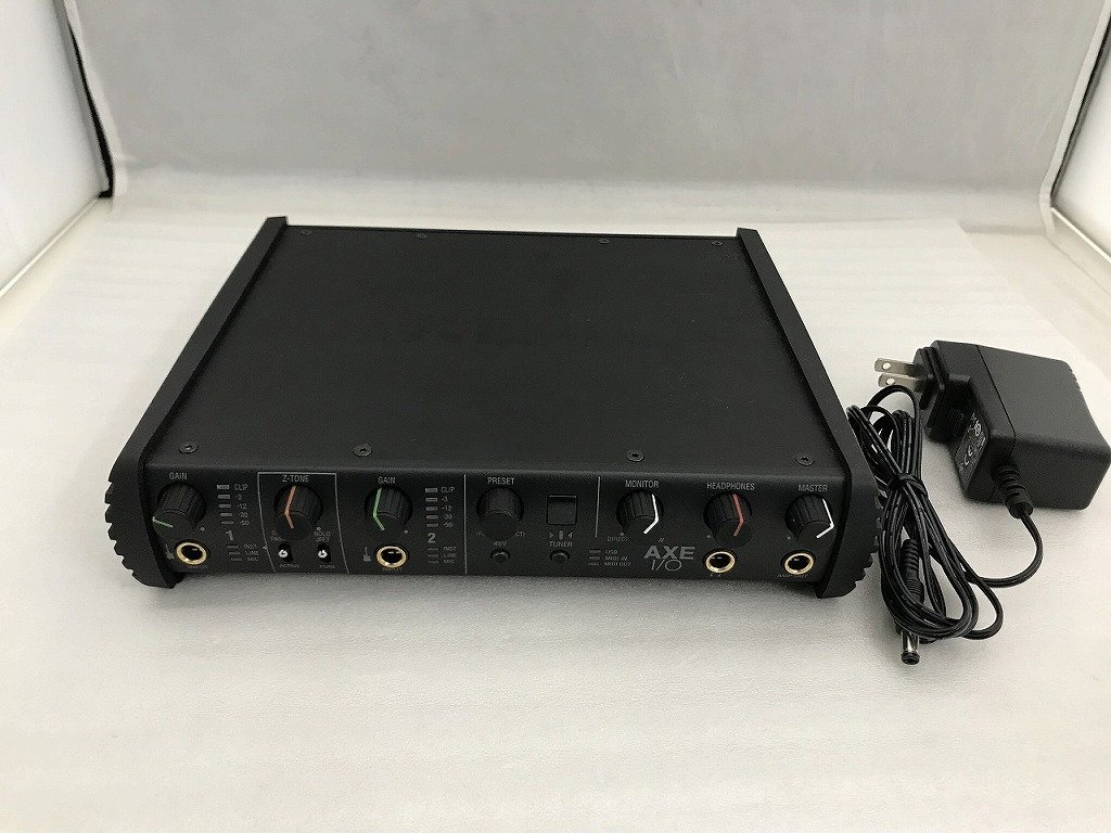 AXE I/O AXE I/O オーディオ インターフェイス ブラック IK000101 IK AXE Multimedia  Multimediaが本物のギターサウンドを録るためのレコーディング オーディオインターフェイス(アイケーマルチ インターフェース