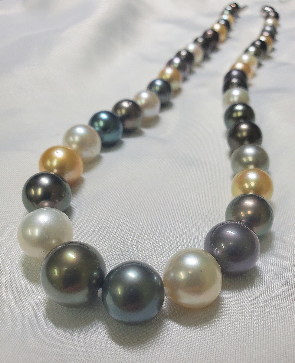 大珠14㎜!! 白蝶/黒蝶真珠 ☆マルチカラーネックレス☆ ラウンド珠 51cmセミロング!! 【動画あり】