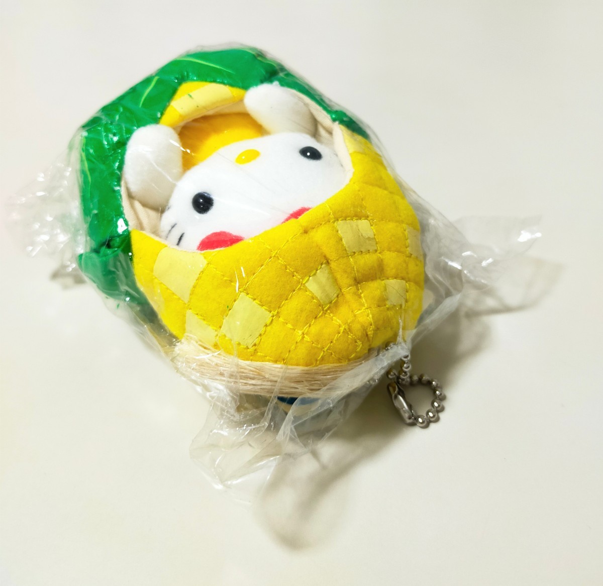 ご当地キティ ぬいぐるみマスコット とうもろこし 北海道限定 Sanrio