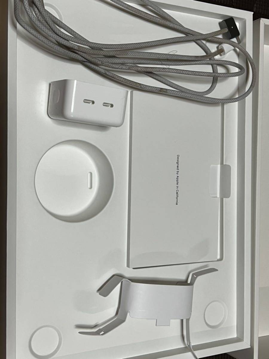 Apple MacBook Air 2022 M2チップ搭載 13インチ 美品 Air Apple