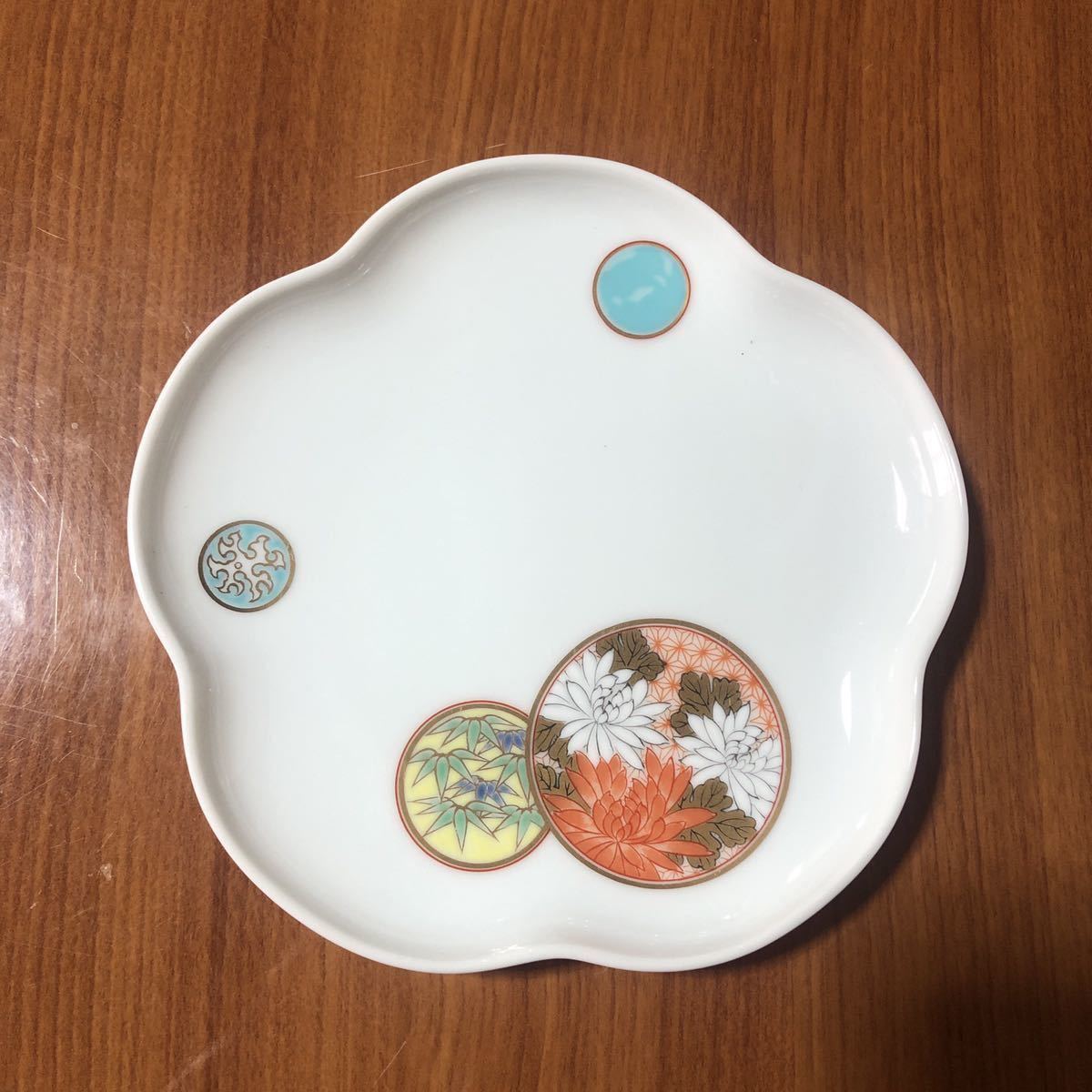 深川製磁 寿赤絵 小皿 取皿 銘々皿 ケーキ皿 梅型 金彩 菓子皿 深川