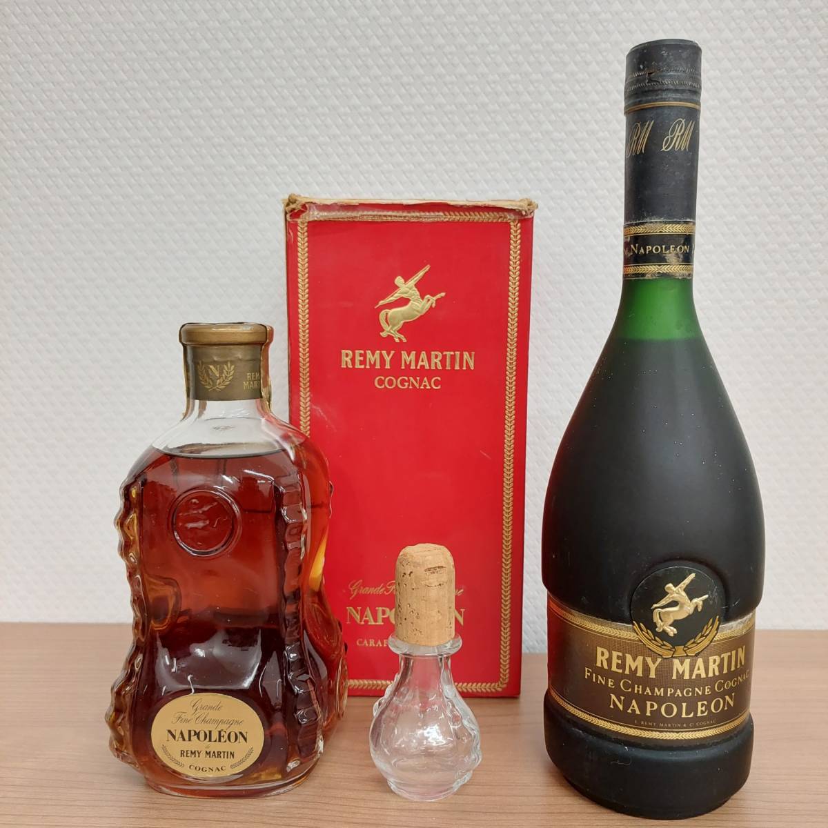 【未開栓】コニャック レミーマルタン ナポレオン カラフェ 未開栓 レミーマルタン ナポレオン カラフェ 替え栓付 700ml/レミー
